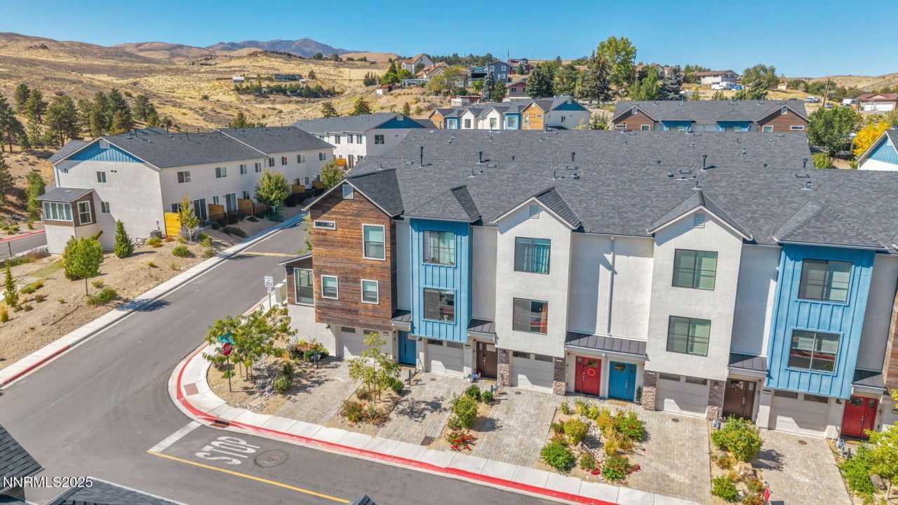 585 Logan Jacob Lane, Reno, NV 89503 Photo