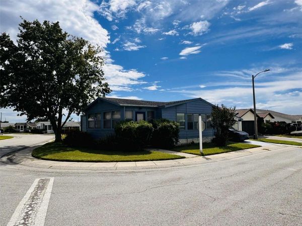 2206 GOLDEN HORSESHOE CIRCLE N, LAKELAND, FL 33810