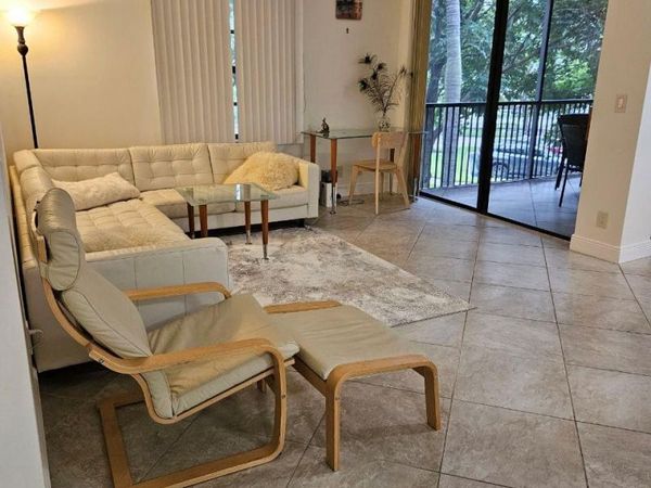 10690 NW 14th Street, Unit 126, Plantation, FL 33322