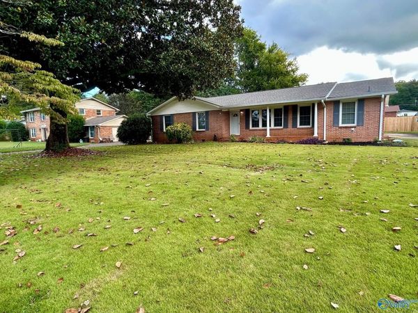 5623 Alta Dena Street SW, Huntsville, AL 35802