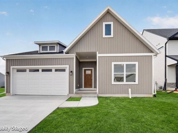 1275 Eisenhower Boulevard, North Liberty, IA 52317