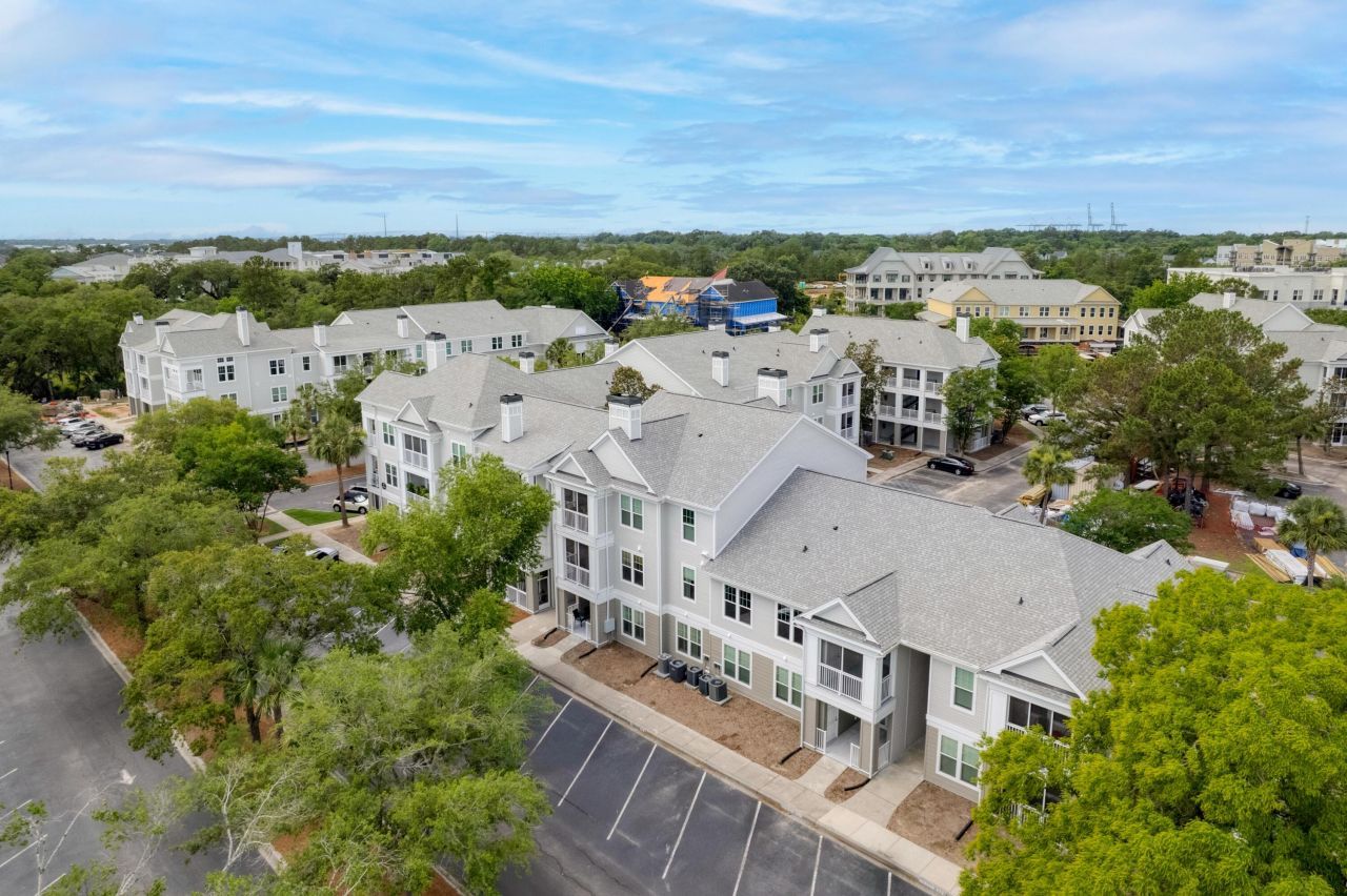 130 River Landing Drive Photo 2