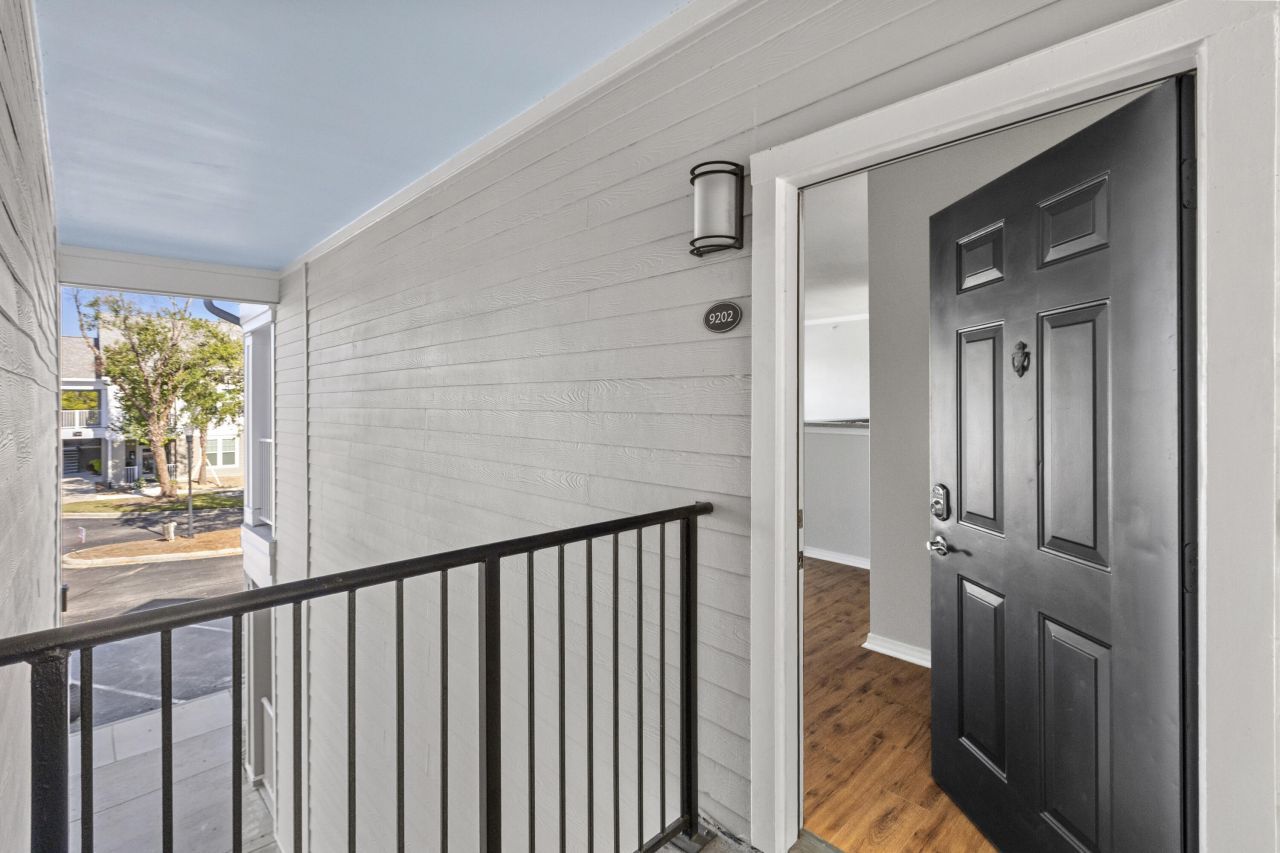 130 River Landing Drive Photo 4