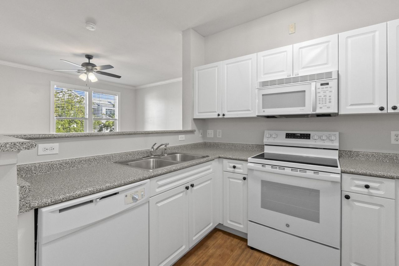 130 River Landing Drive Photo 9