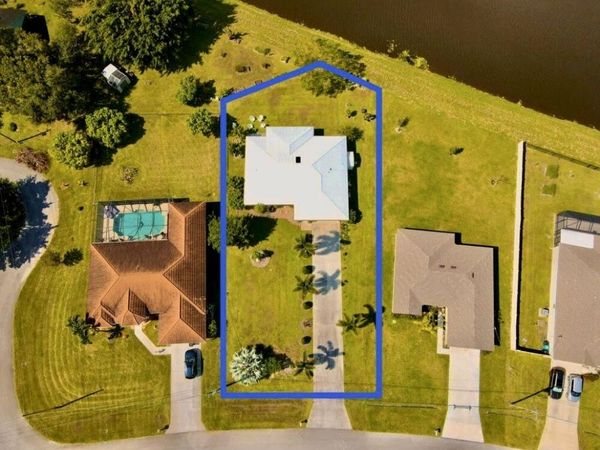 200 SW Ridgecrest Drive, Port Saint Lucie, FL 34953