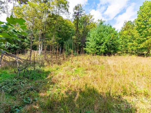 1043 Somersby Parkway, Hendersonville, NC 28739