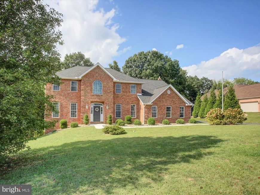 2384 Castlegreen Drive, Greencastle, PA 17225 Main Photo