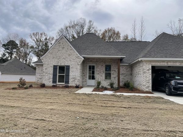 102 Jasmine Cove Drive, Brandon, MS 39042