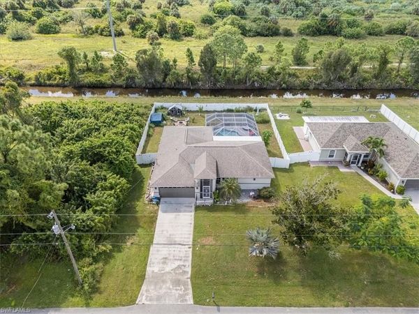 1021 Alvin AVE, LEHIGH ACRES, FL 33971