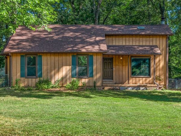 605 Marigold Dr, Clarksville, TN 37042