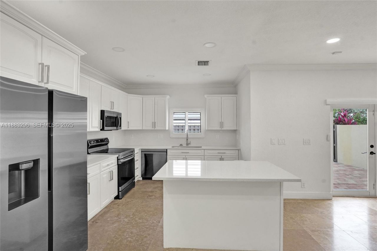 11373 NW 34th Pl, Sunrise, FL 33323 Photo