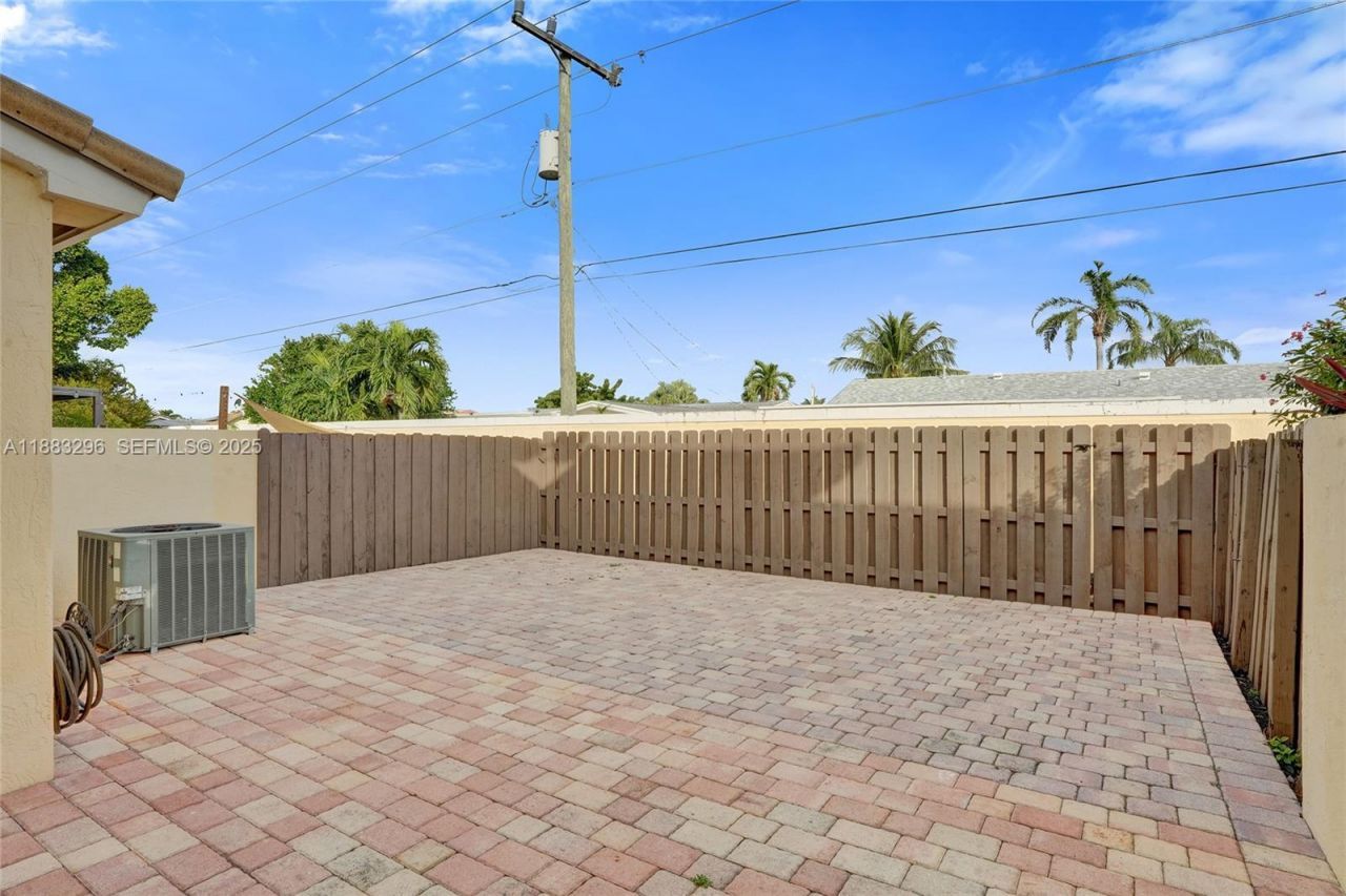 11373 NW 34th Pl, Sunrise, FL 33323 Photo