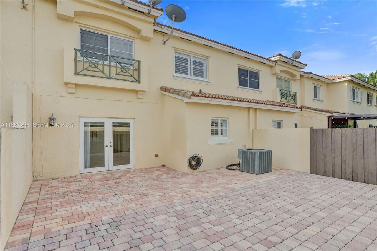 11373 NW 34th Pl, Sunrise, FL 33323 Photo