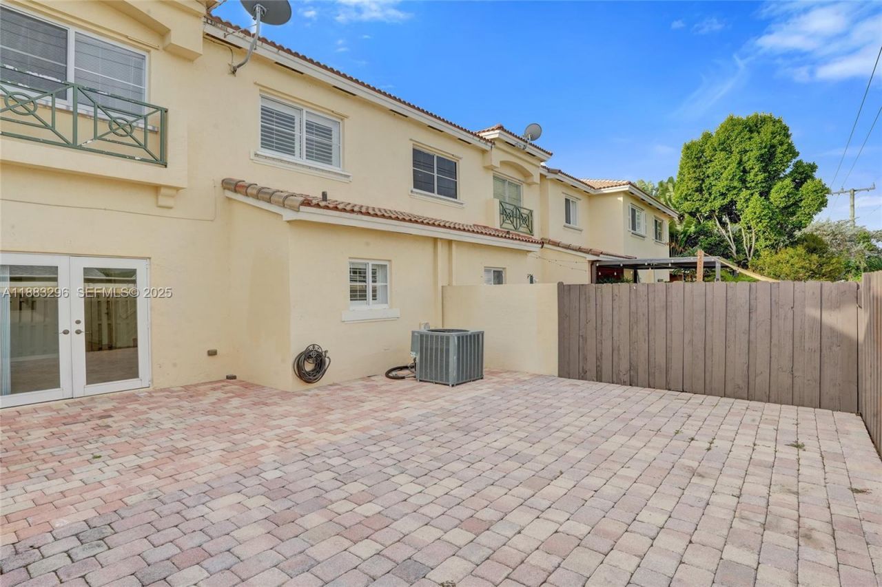 11373 NW 34th Pl, Sunrise, FL 33323 Photo