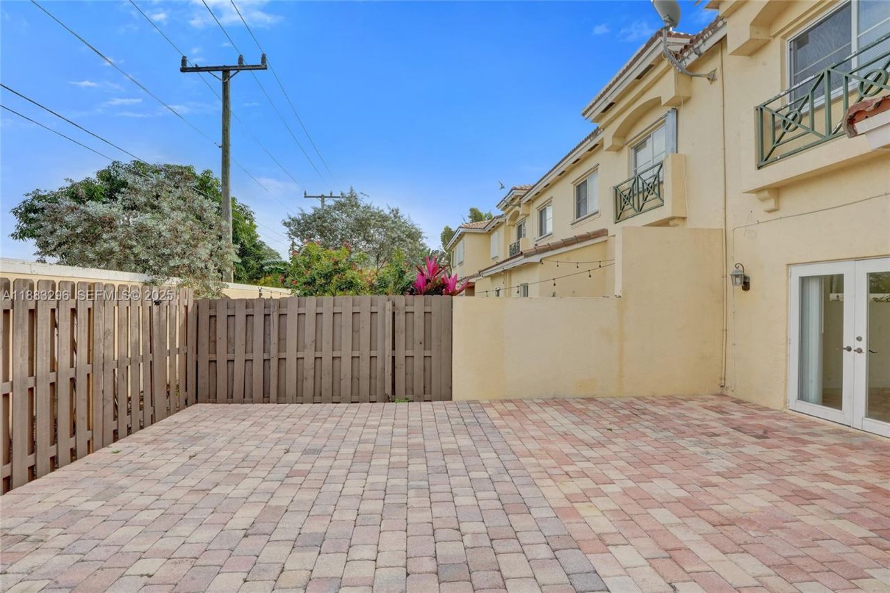 11373 NW 34th Pl, Sunrise, FL 33323 Photo