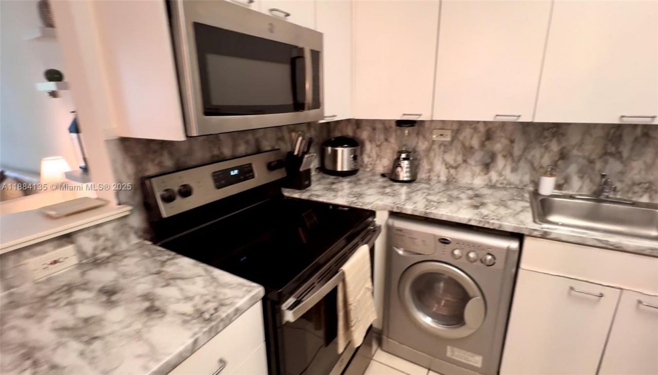 1500 Bay Rd, Unit 450S, Miami Beach, FL 33139 Photo