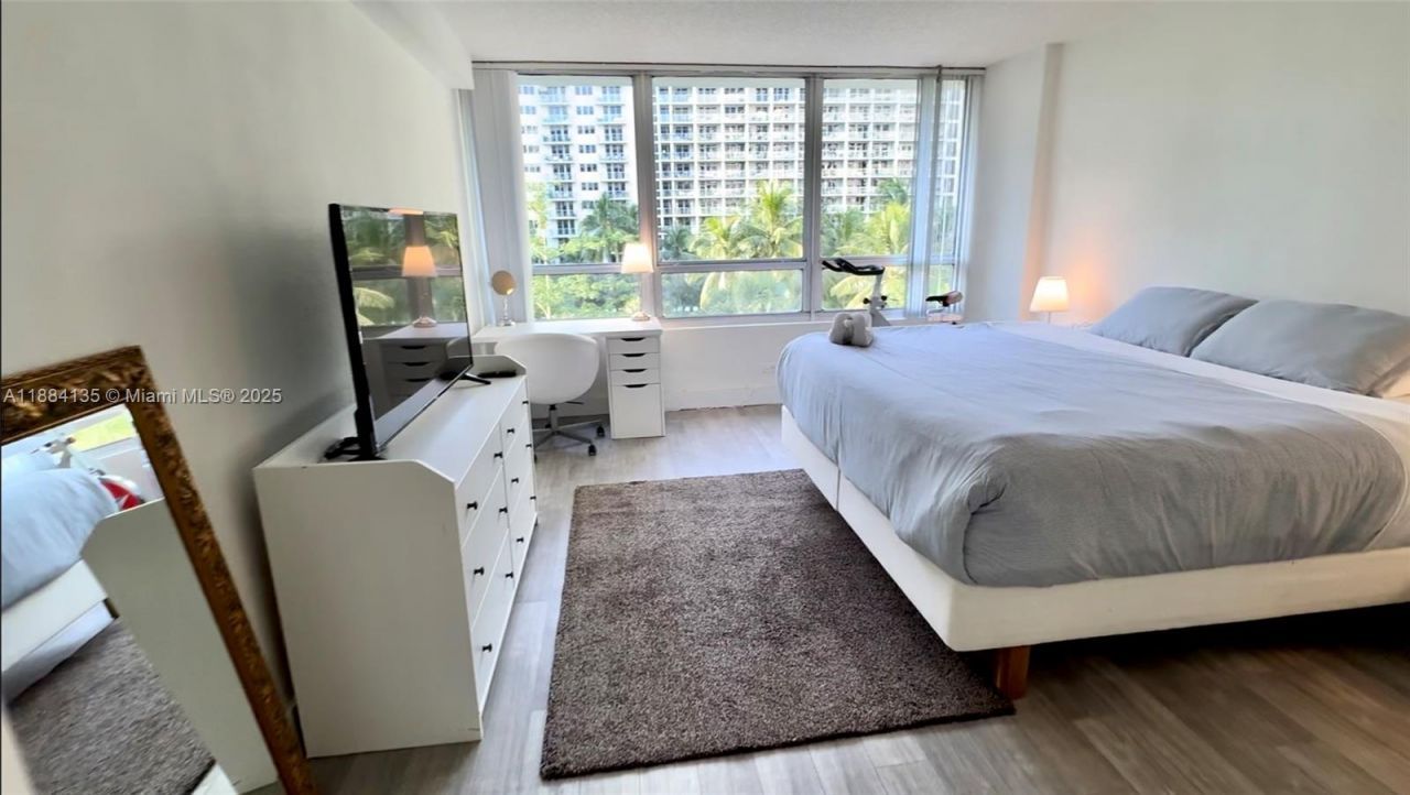 1500 Bay Rd, Unit 450S, Miami Beach, FL 33139 Photo