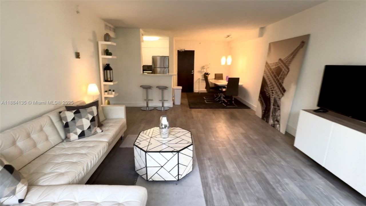 1500 Bay Rd, Unit 450S, Miami Beach, FL 33139 Photo