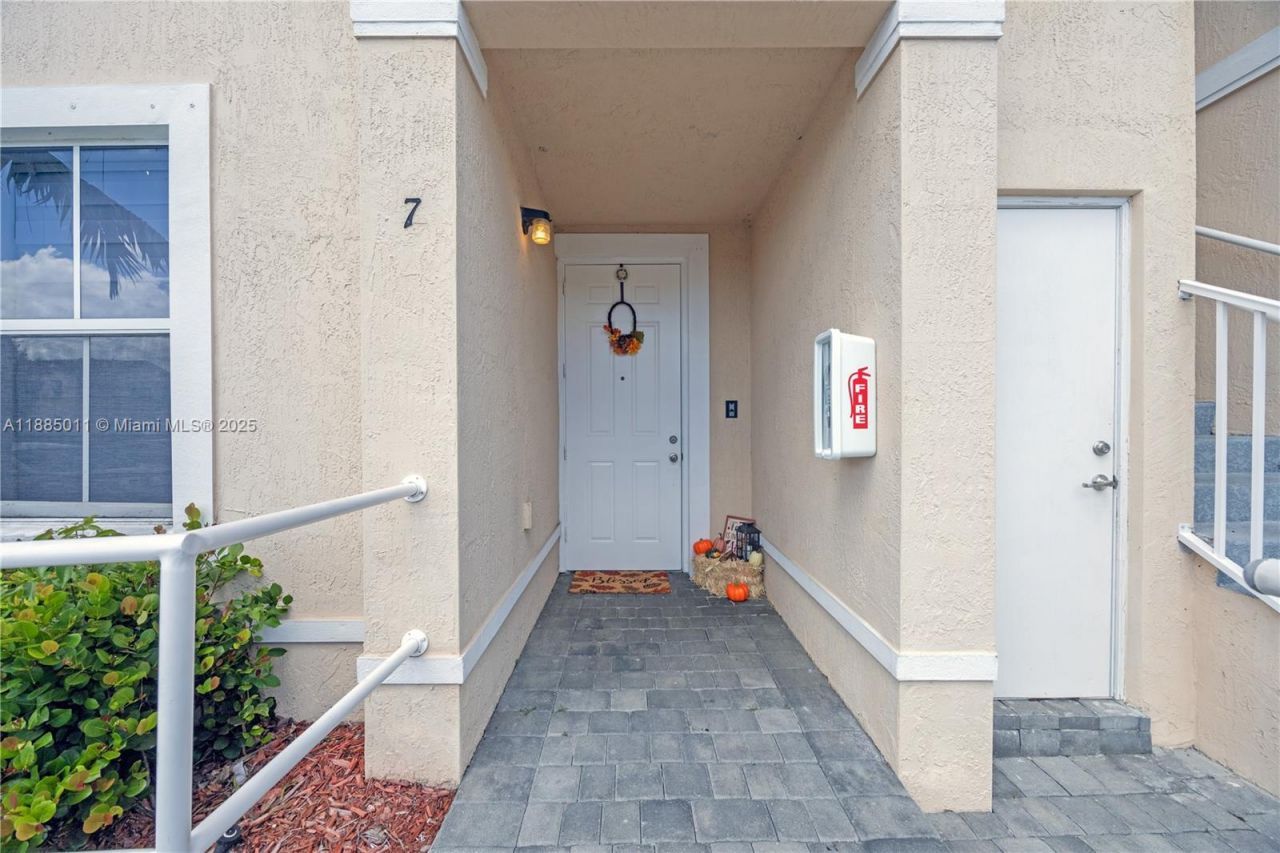 2819 SE 1st Dr, Unit 7, Homestead, FL 33033 Photo