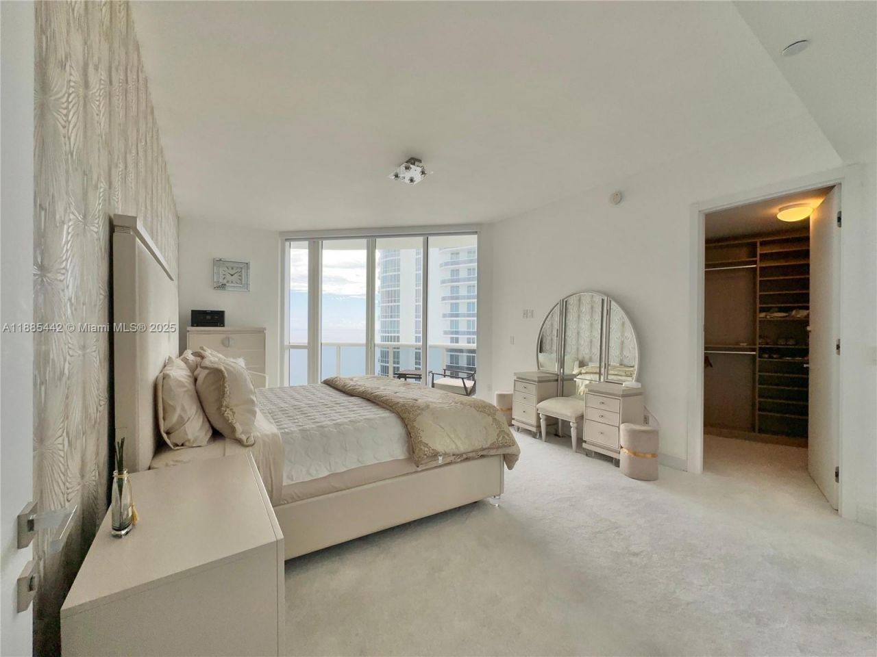 15901 Collins Ave, Unit 2406, Sunny Isles Beach, FL 33160 Photo