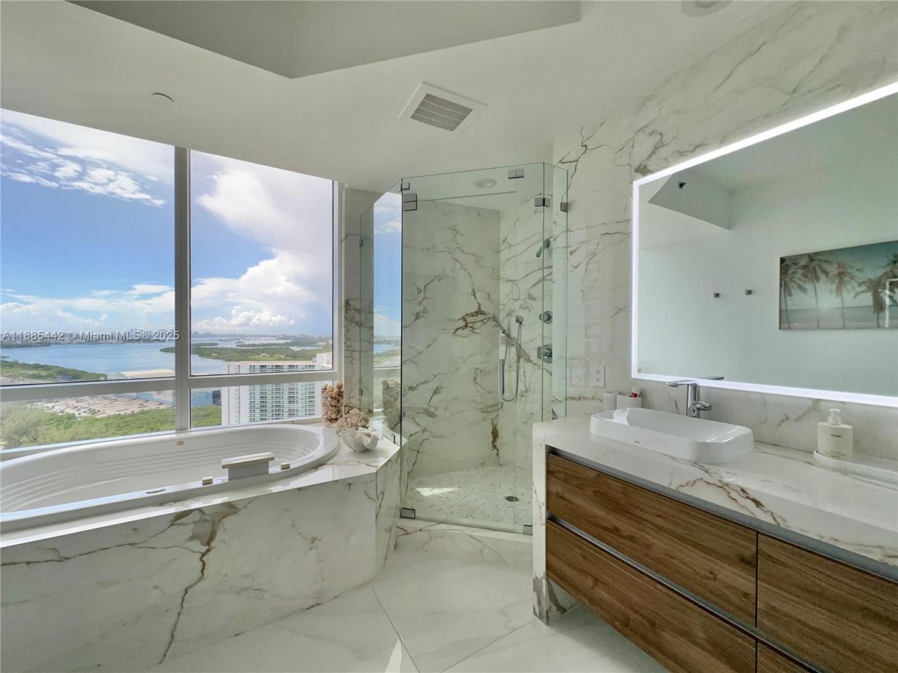 15901 Collins Ave, Unit 2406, Sunny Isles Beach, FL 33160 Photo