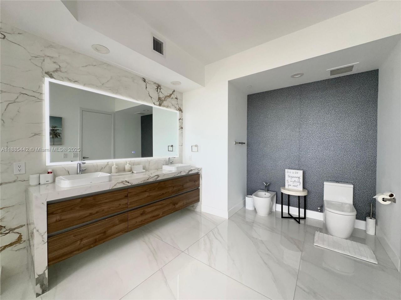 15901 Collins Ave, Unit 2406, Sunny Isles Beach, FL 33160 Photo