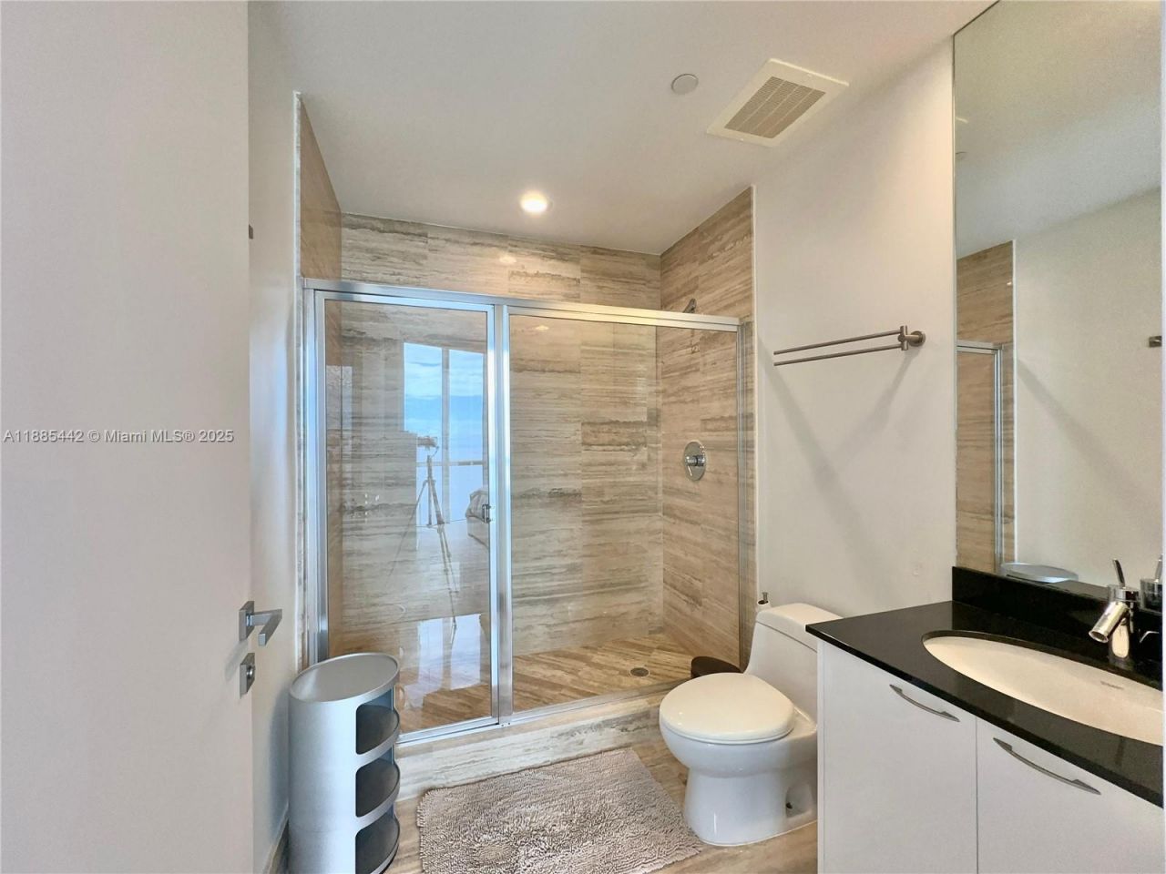 15901 Collins Ave, Unit 2406, Sunny Isles Beach, FL 33160 Photo