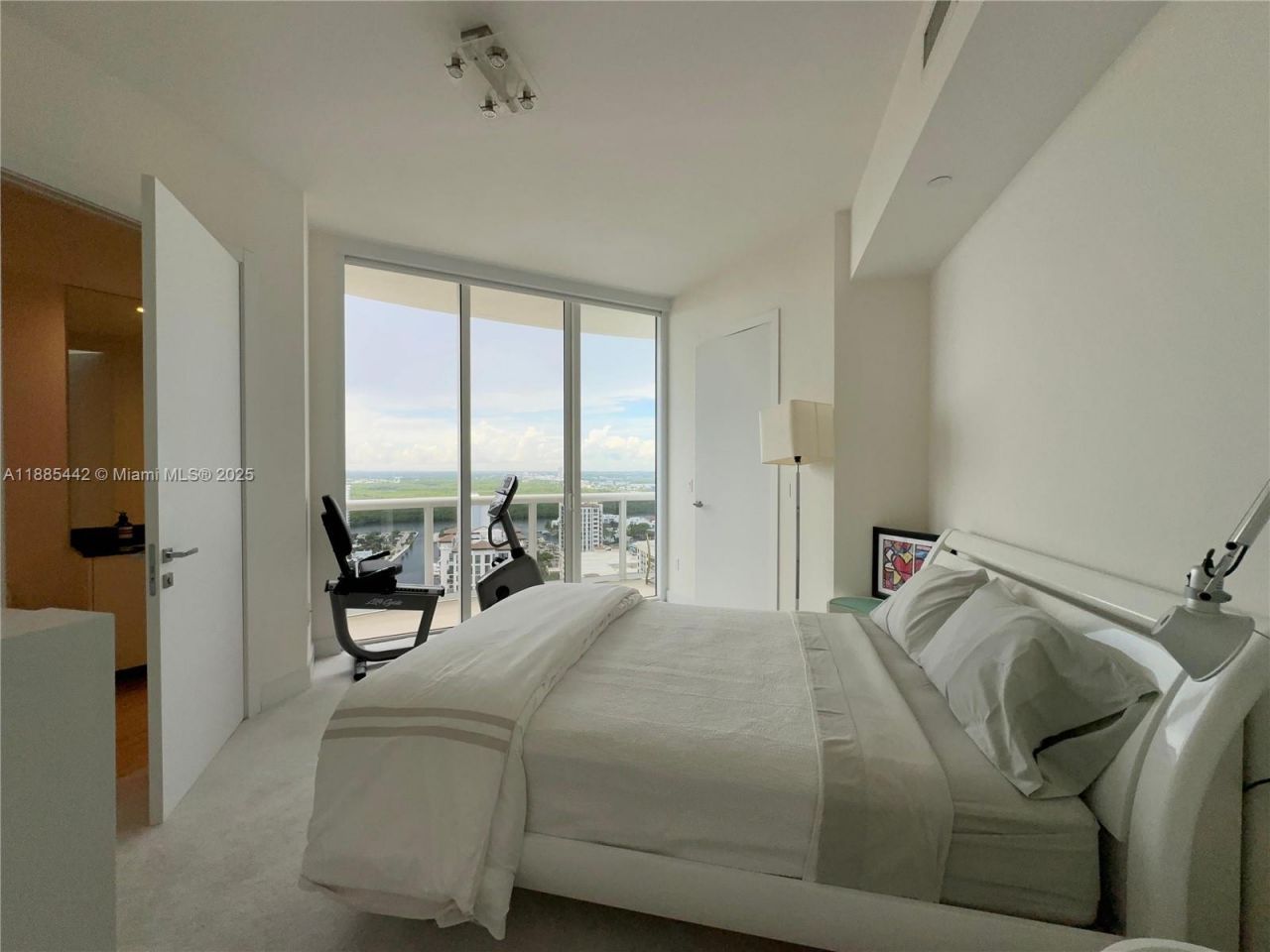 15901 Collins Ave, Unit 2406, Sunny Isles Beach, FL 33160 Photo