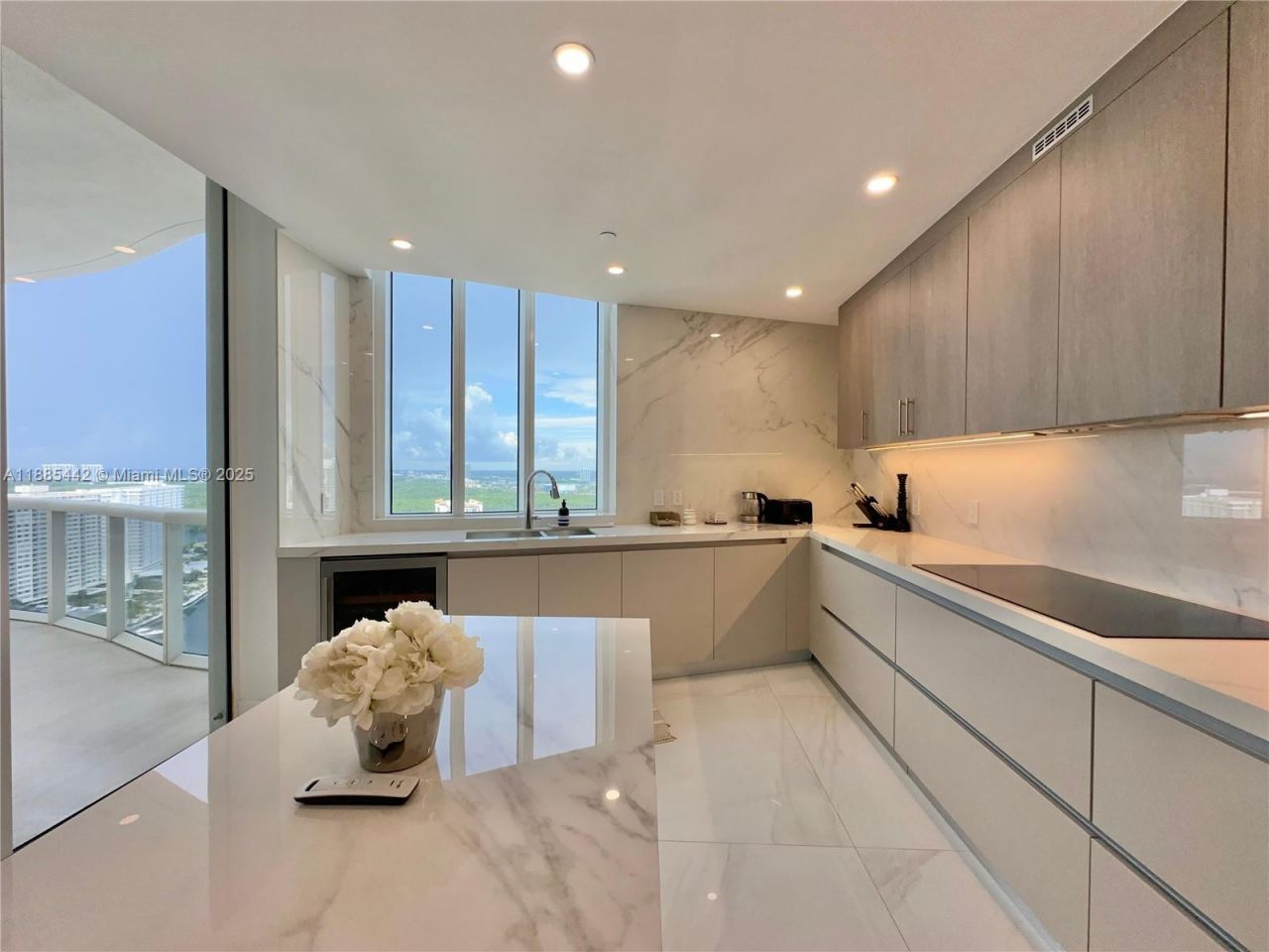 15901 Collins Ave, Unit 2406, Sunny Isles Beach, FL 33160 Photo