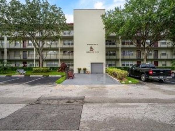13255 SW 7th Ct, Unit 403D, Pembroke Pines, FL 33027