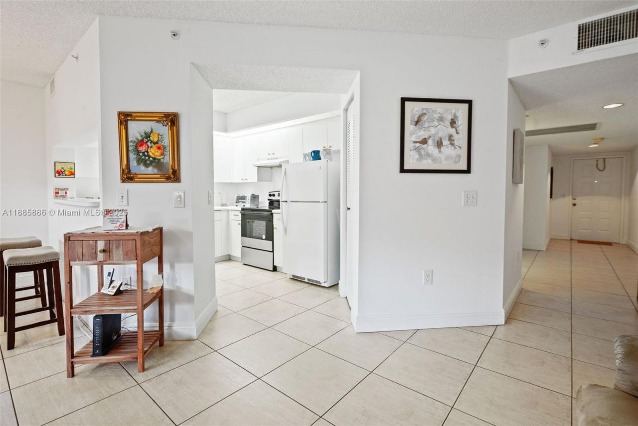 701 SW 142nd Ave, Unit 110S, Pembroke Pines, FL 33027 Photo