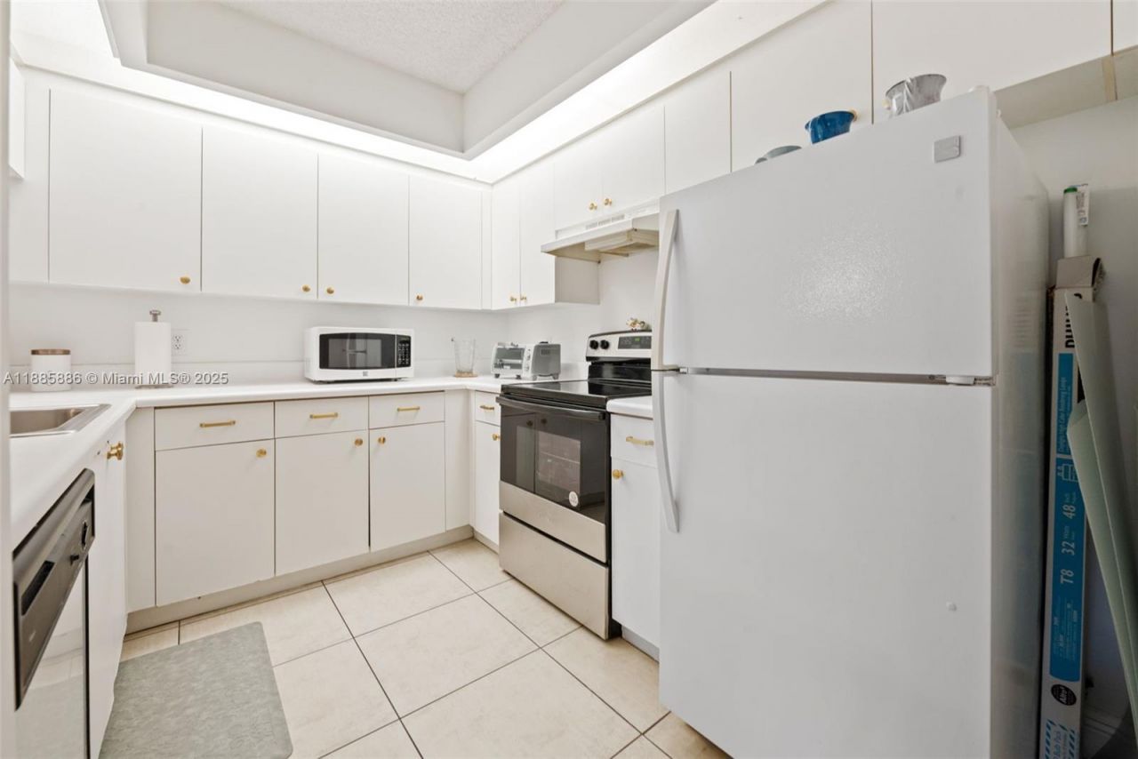 701 SW 142nd Ave, Unit 110S, Pembroke Pines, FL 33027 Photo