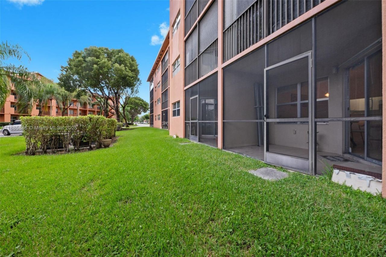 701 SW 142nd Ave, Unit 110S, Pembroke Pines, FL 33027 Photo