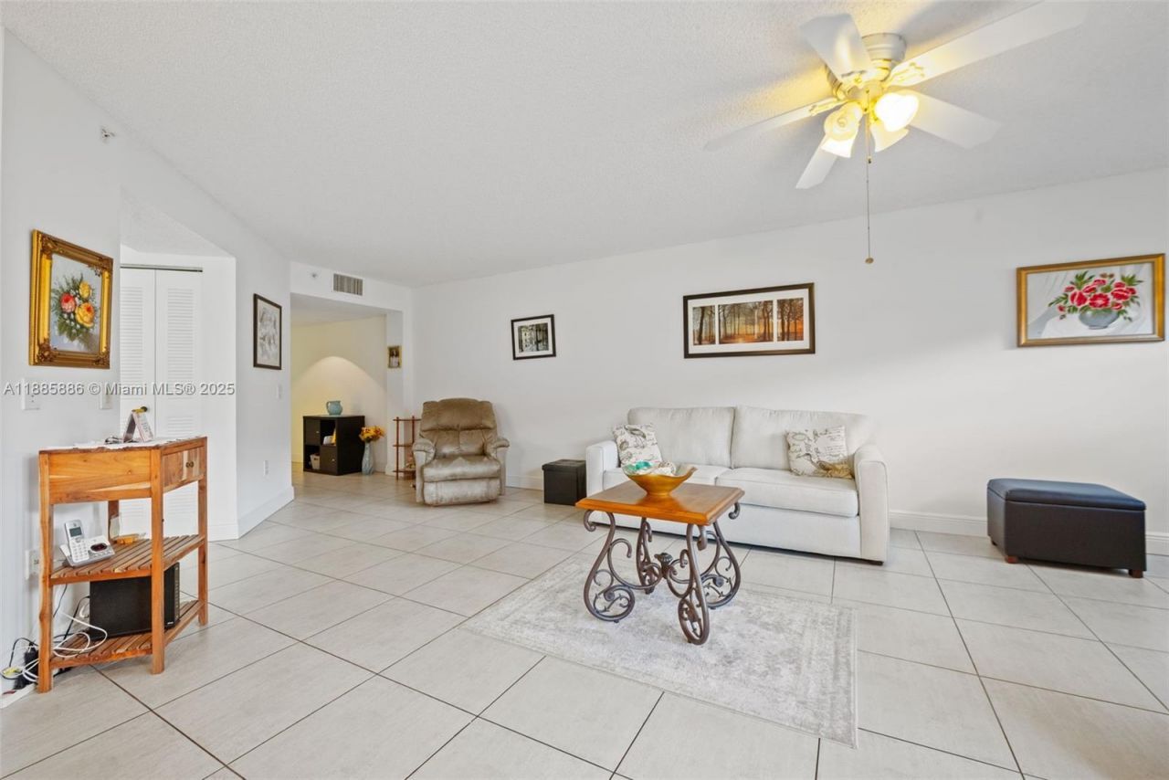 701 SW 142nd Ave, Unit 110S, Pembroke Pines, FL 33027 Photo
