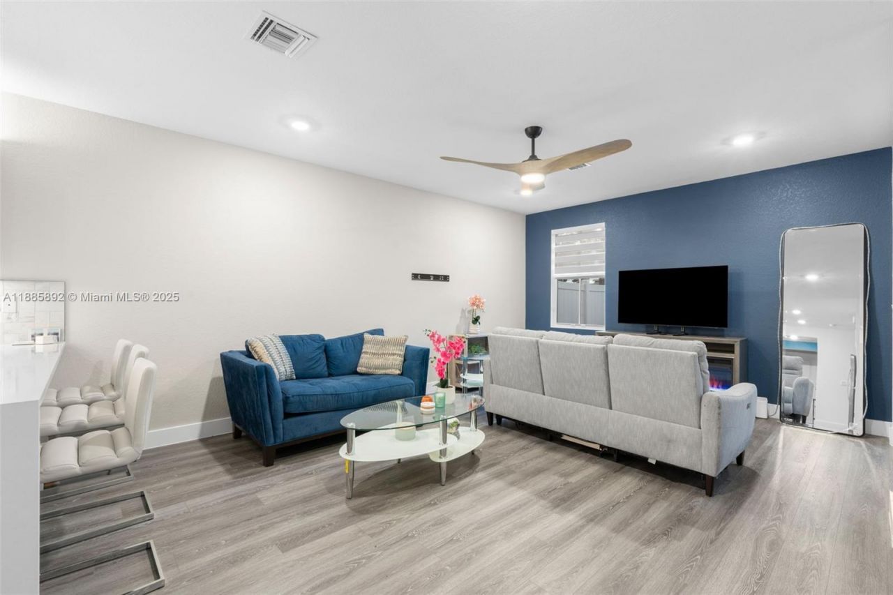 110 SW 171st Way, Pembroke Pines, FL 33027 Photo