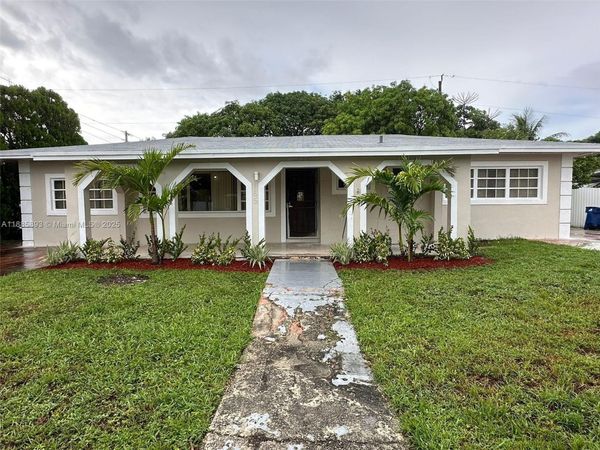 165 NW 192nd St, Miami Gardens, FL 33169