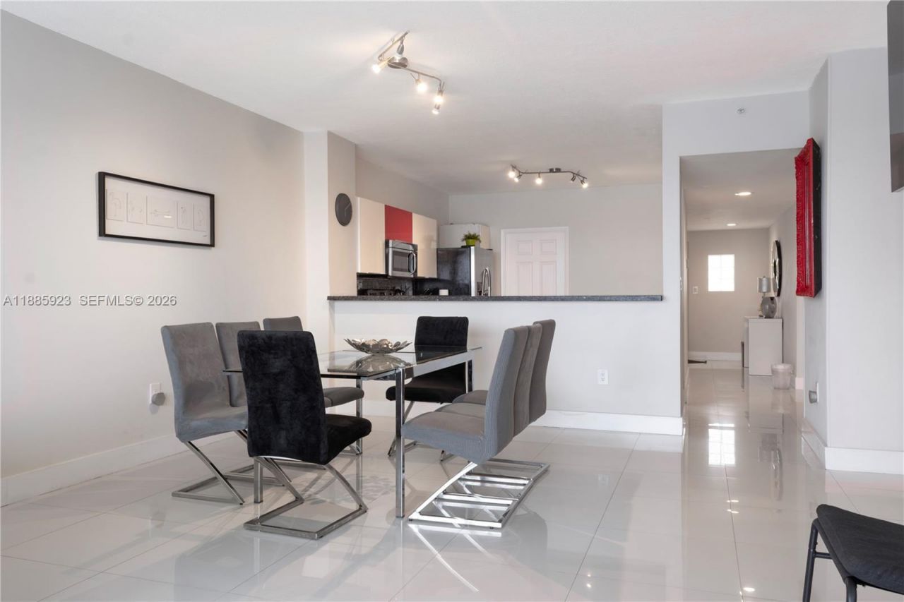 17050 N Bay Rd, Unit 406, Sunny Isles Beach, FL 33160 Photo