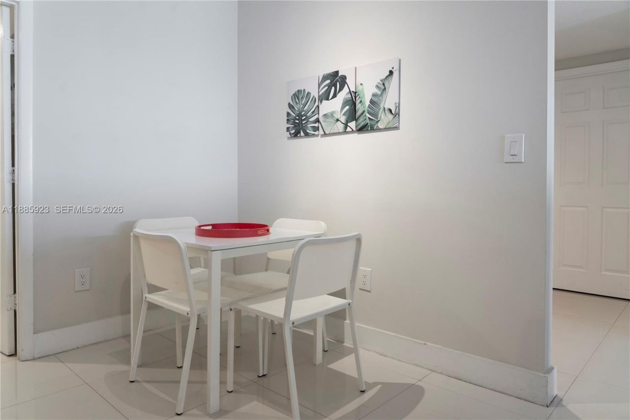 17050 N Bay Rd, Unit 406, Sunny Isles Beach, FL 33160 Photo