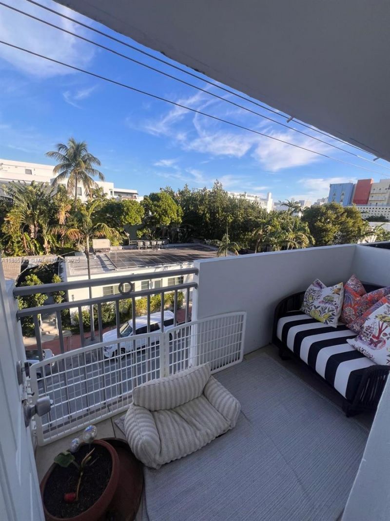 360 Meridian Ave, Unit 4C, Miami Beach, FL 33139 Photo