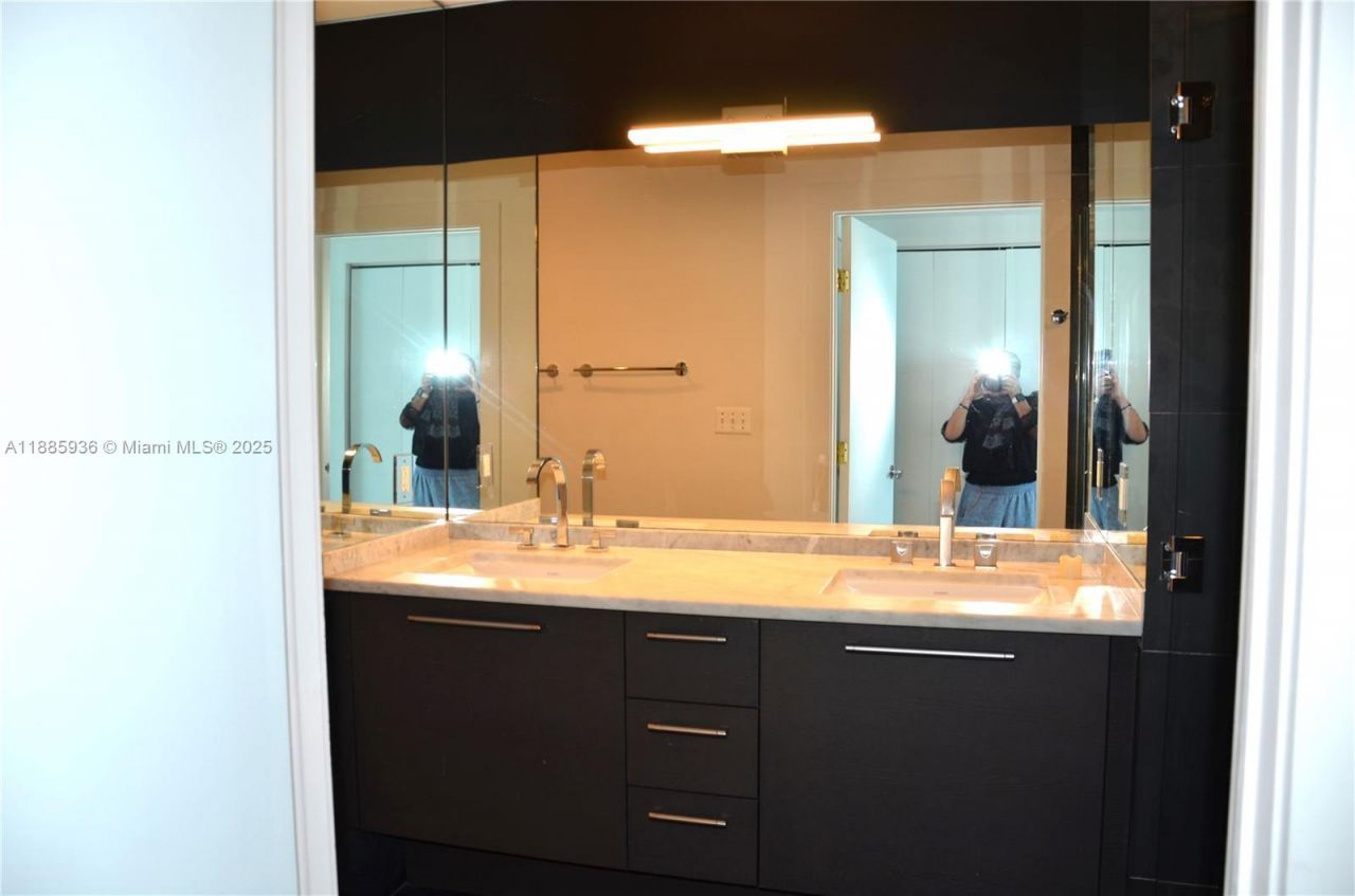 900 Biscayne Blvd, Unit 5104, Miami, FL 33132 Photo