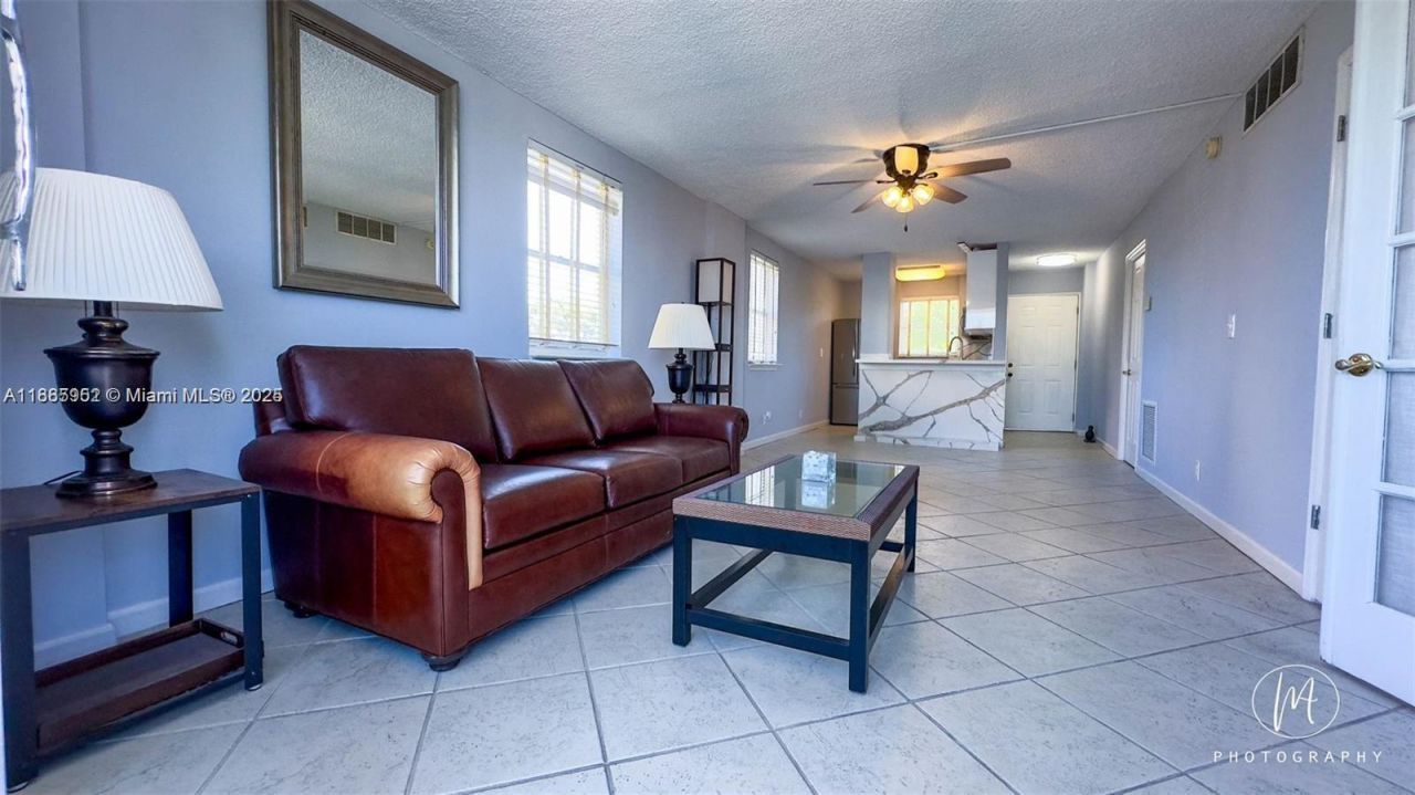 1731 SE 15th St, Unit 315, Fort Lauderdale, FL 33316 Photo