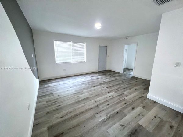 140 NW 124th St, North Miami, FL 33168