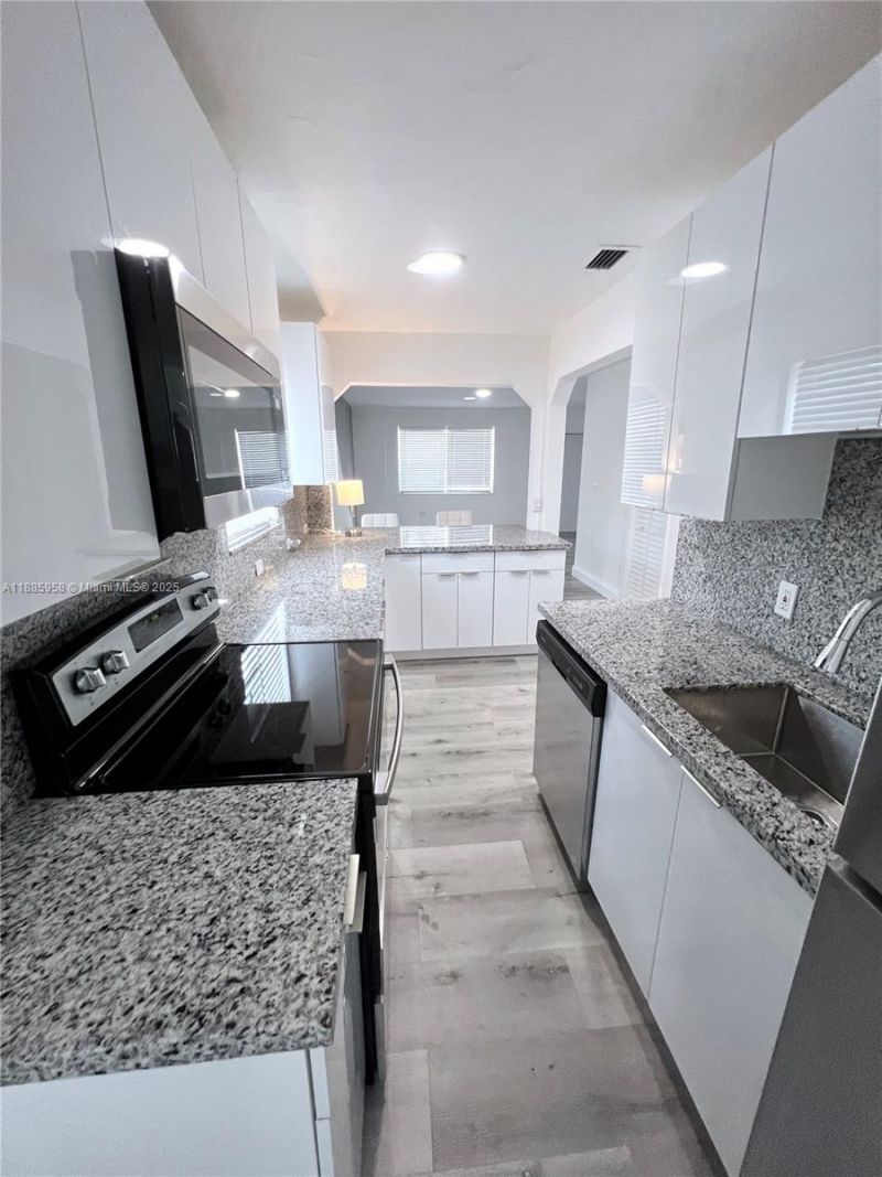 140 NW 124th St, North Miami, FL 33168 Photo