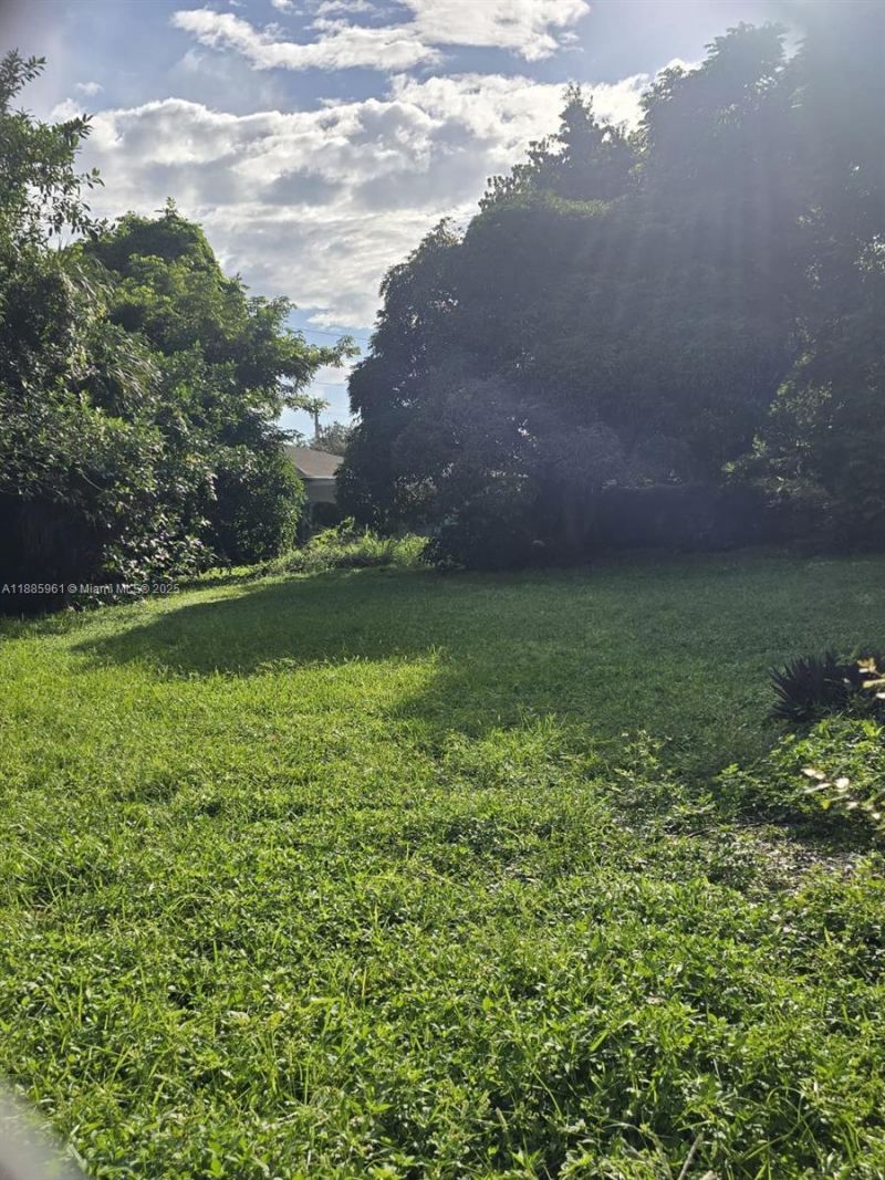 1284 NW 58th Ter, Miami, FL 33142 Photo