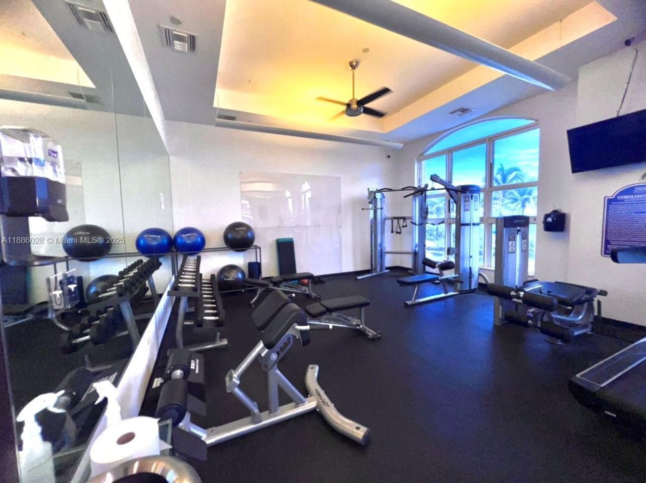 2080 S Ocean Dr, Unit PH6, Hallandale Beach, FL 33009 Photo