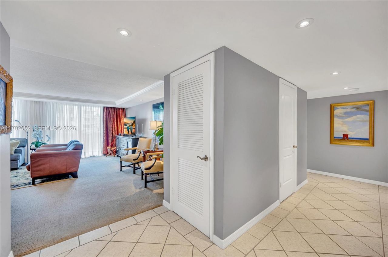 10000 W Bay Harbor Dr, Unit 401, Bay Harbor Islands, FL 33154 Photo