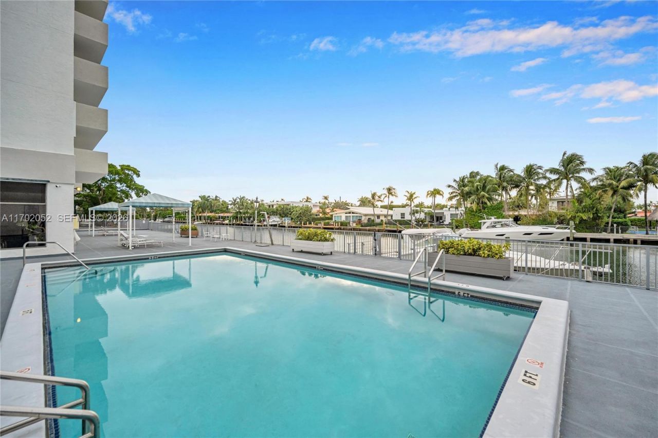 10000 W Bay Harbor Dr, Unit 401, Bay Harbor Islands, FL 33154 Photo