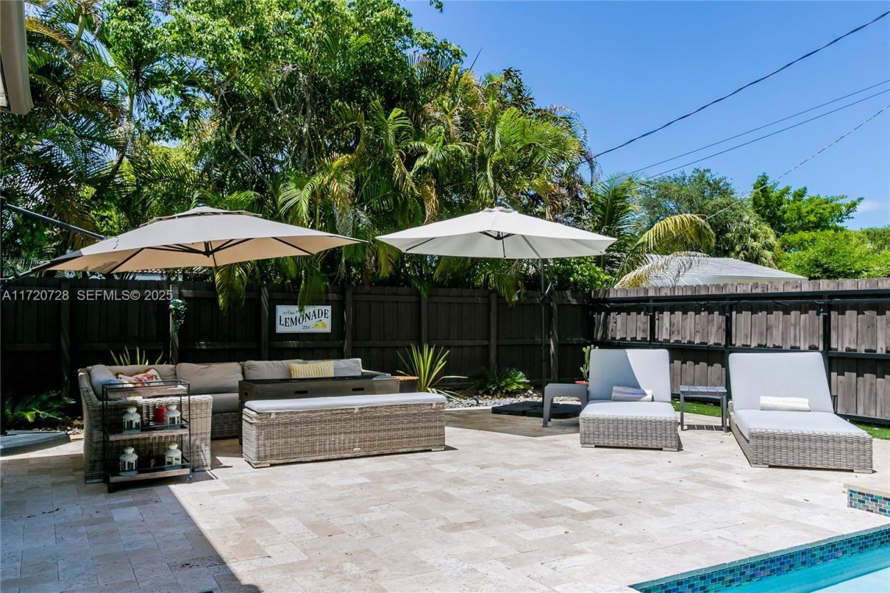 9555 NW 2nd Ave, Miami Shores, FL 33150 Photo