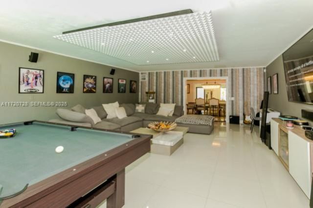 9555 NW 2nd Ave, Miami Shores, FL 33150 Photo