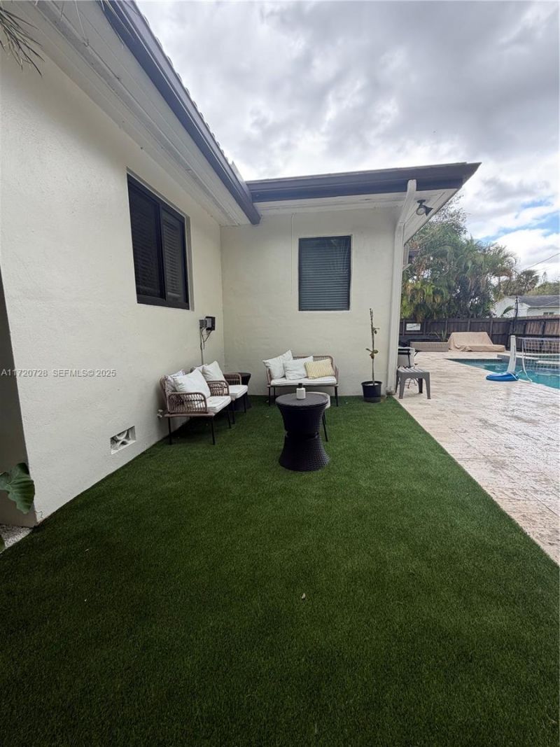 9555 NW 2nd Ave, Miami Shores, FL 33150 Photo